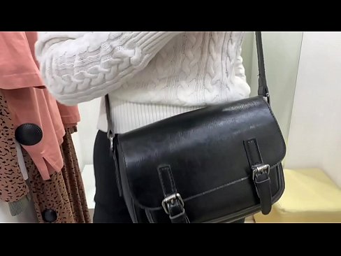 ❤️ Offentlig onani af ung kælling FeralBerry med en dildo i prøverummet ❤❌ Super sex at da.massagecenter-yalta.ru ❌️